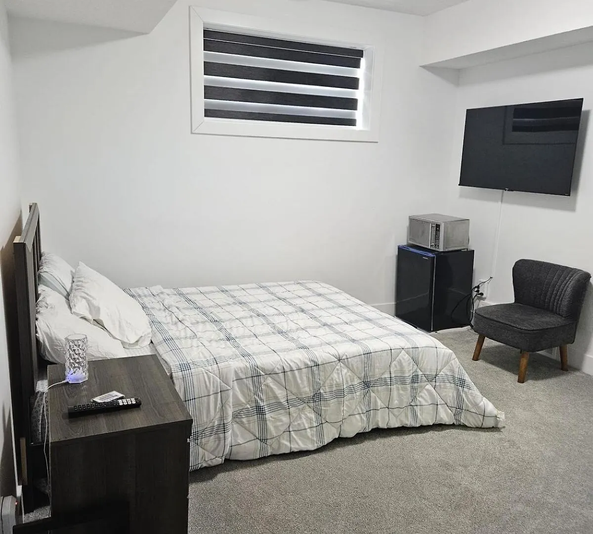 Studio Suite In Northeast, إيدمونتون بيت للعطل