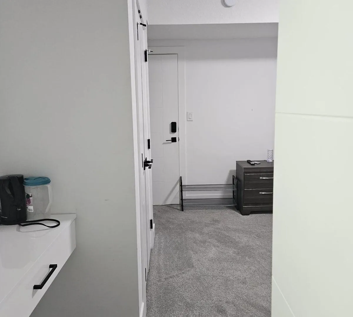 Studio Suite In Northeast, إيدمونتون بيت للعطل