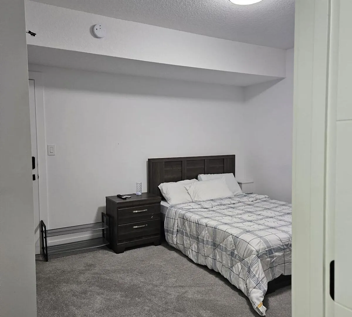 Nyaraló Studio Suite In Northeast, Edmonton