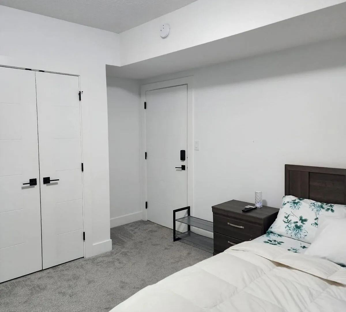 Studio Suite In Northeast, Edmonton 0*,